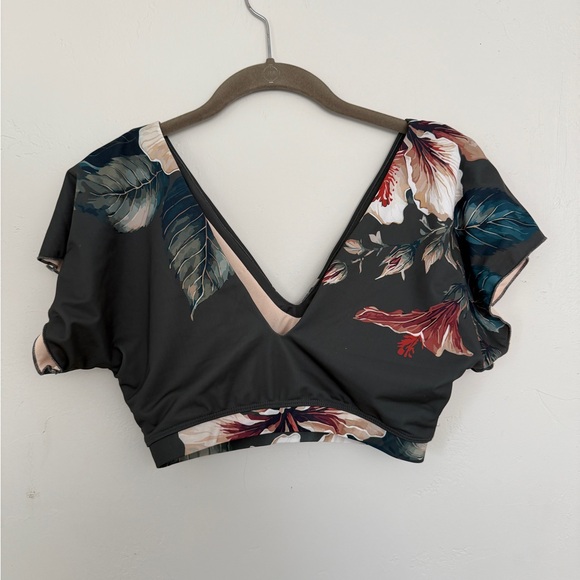 Albion Fit Rica Cape Swim Crop, size small - Picture 4 of 4